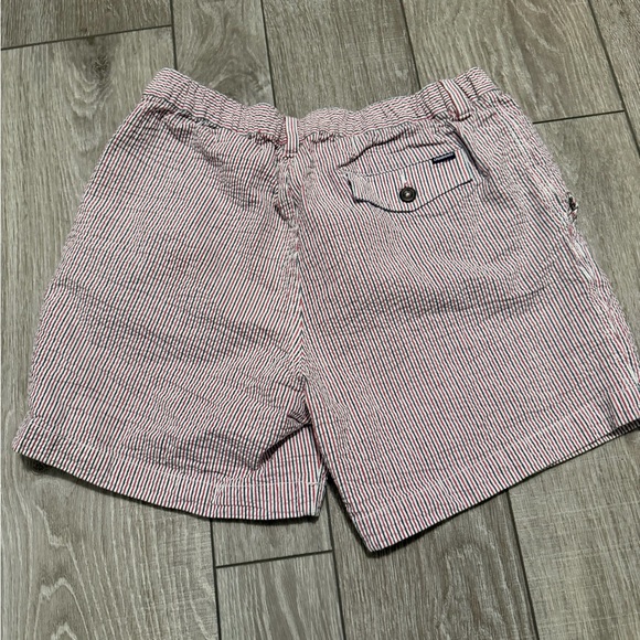 Chubbies 5.5” Seersucker Elastic Waistband Striped Shorts - Picture 5 of 8